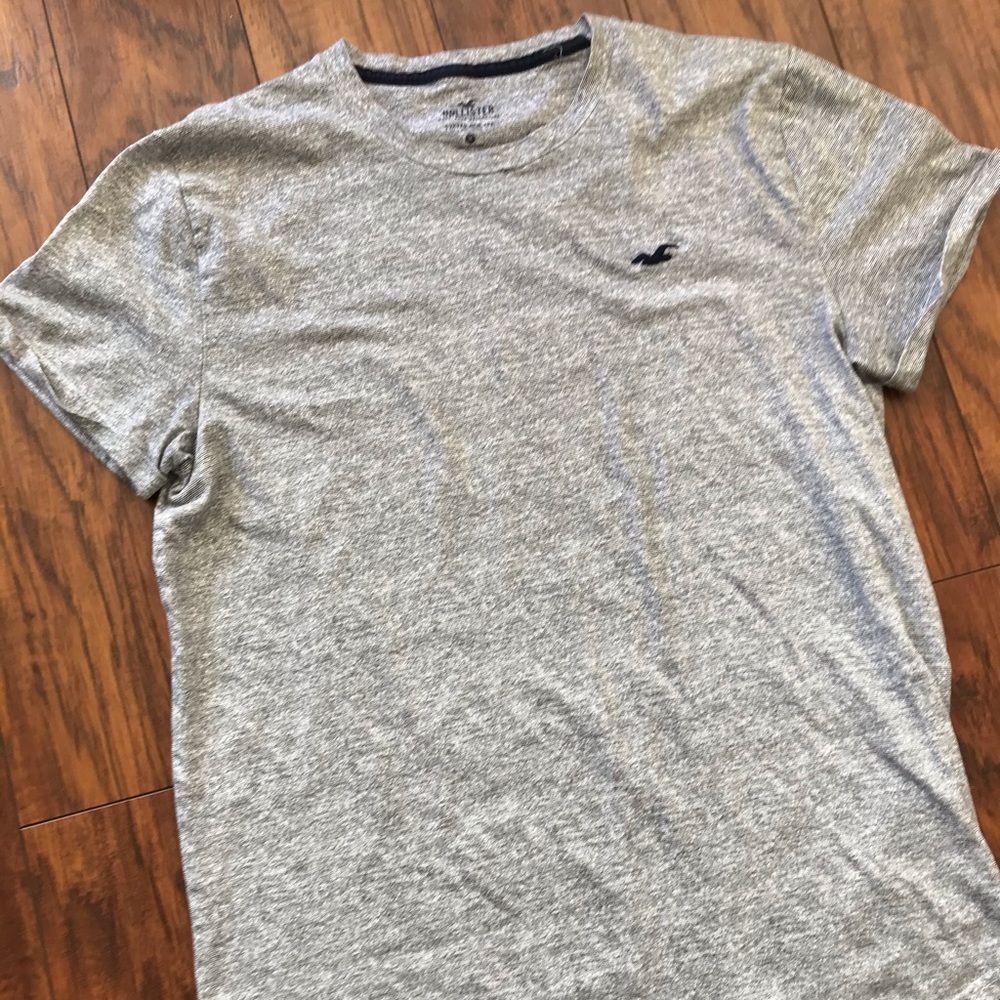 Men’s Hollister Tee